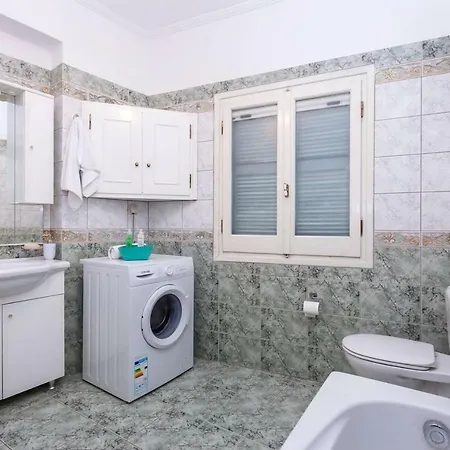 Vakantiehuis Spacious Maisonette - Roof View Of Corfu Port *